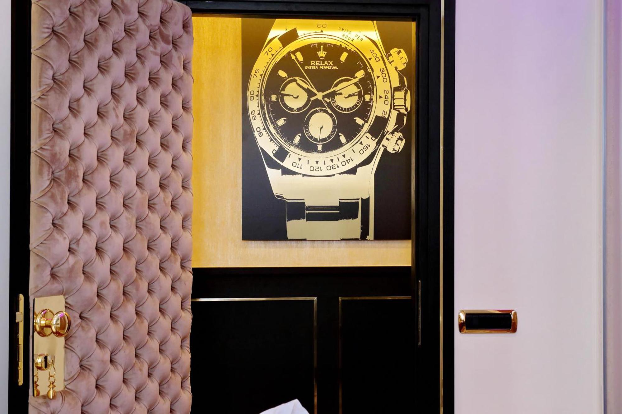 Spanish Gold Edition Rome Bagian luar foto